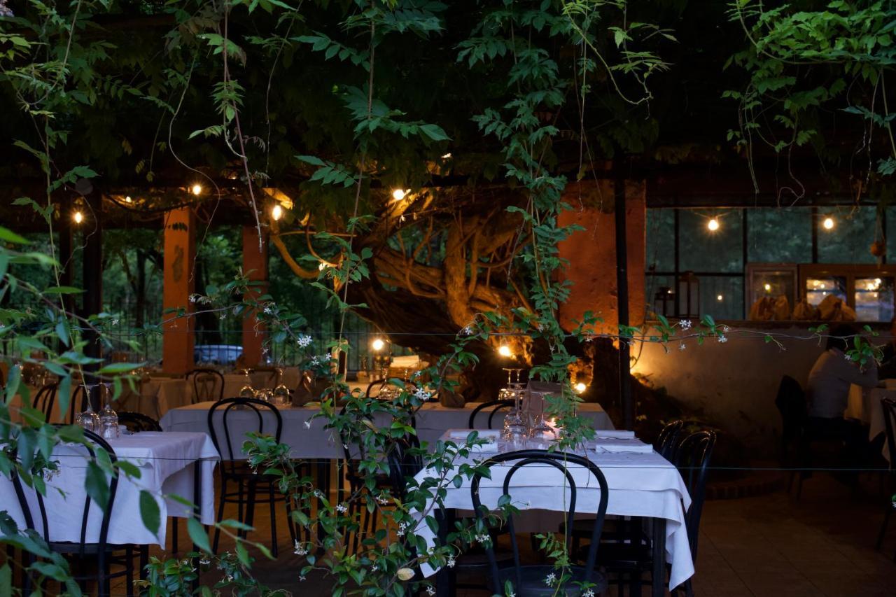Amare Ristorante Locanda Certosa di Pavia Exterior foto